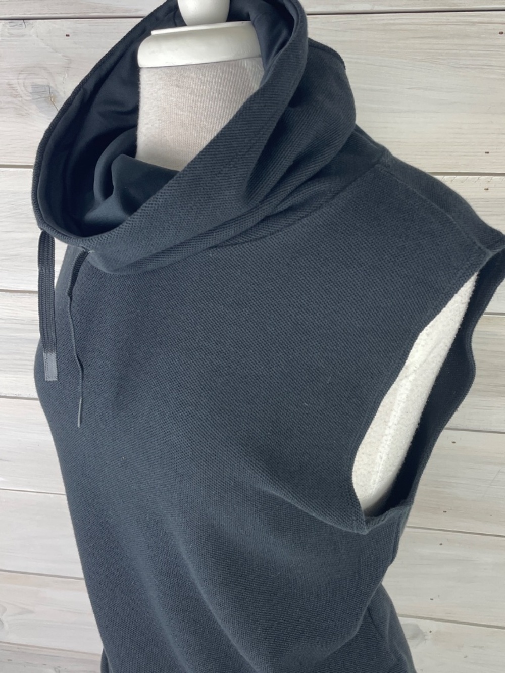 Under Armour Black Sleeveless Fleece Mock Neck Sweatshirt